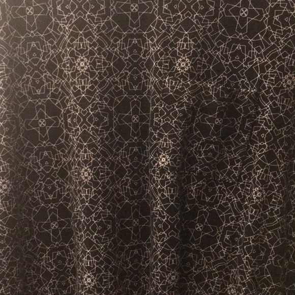 Lularoe Carly Dress - Picture 2 of 4